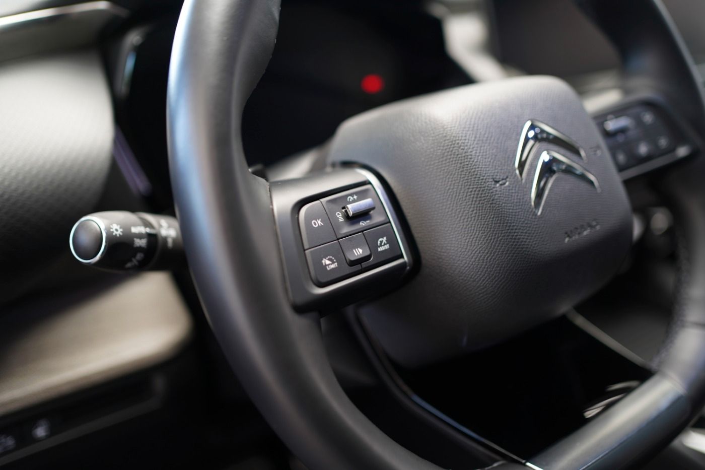 Fahrzeugabbildung Citroën C5 X PureTech 180 EAT8 Shine Pack Automatik Navi