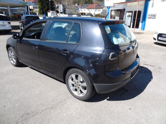Fahrzeugabbildung Volkswagen Golf V Lim. Tour/Klima/PDC/Alu/