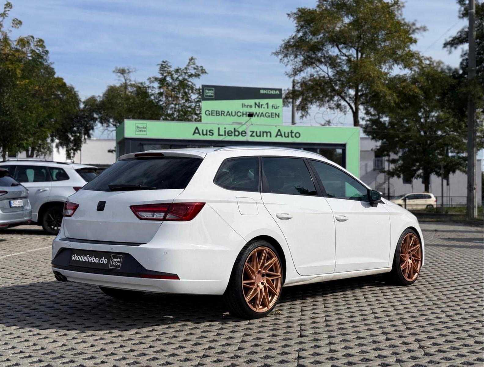 Seat LEON ST FR 1.8TSI LED|NAV|ALCANTARA|SOUND|UNIKAT