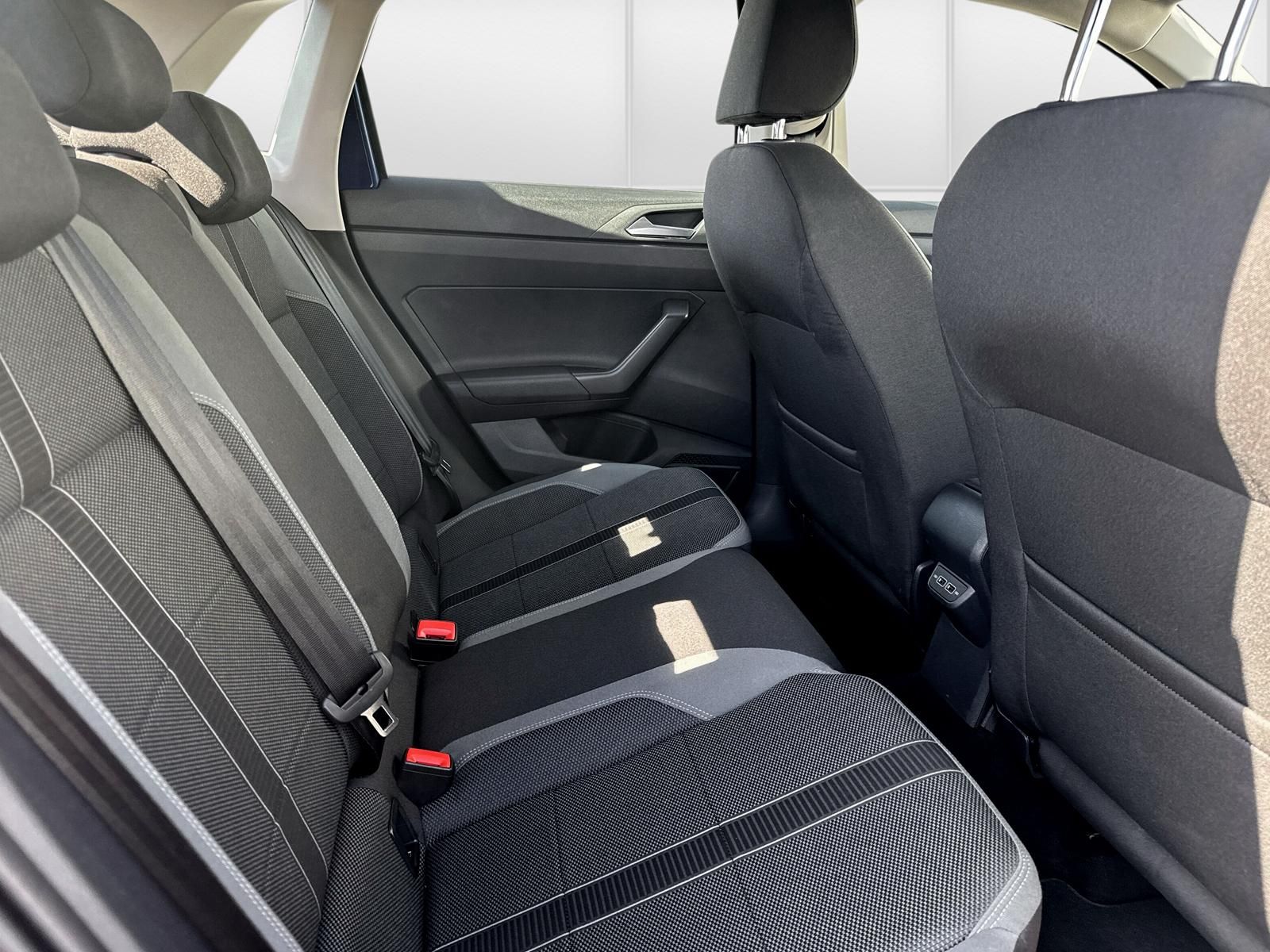 Fahrzeugabbildung Volkswagen Polo Highline  1.0 TSI Rueckfahrkamera