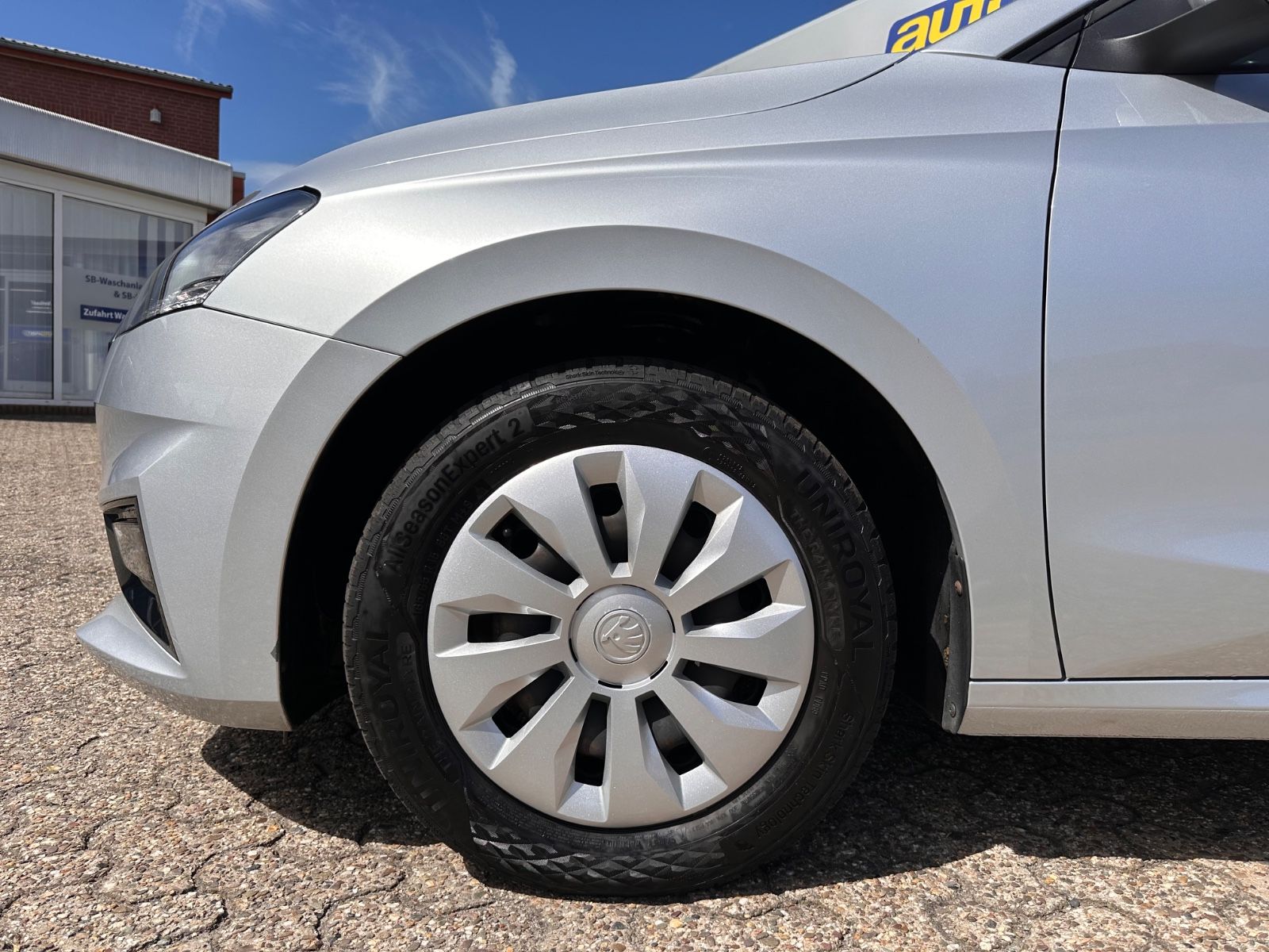 Fahrzeugabbildung SKODA Fabia 1.0 MPI Ambition APP/Klima/GJR