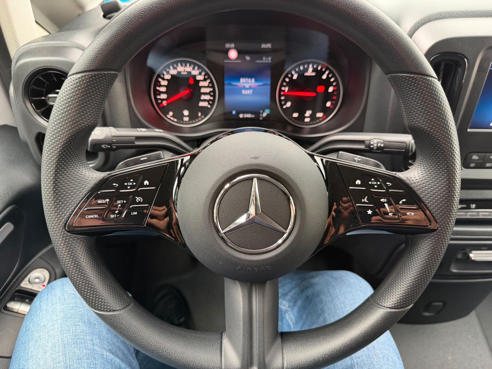 Fahrzeugabbildung Mercedes-Benz Vito 116 CDI 9G Klima Kamera SHZ