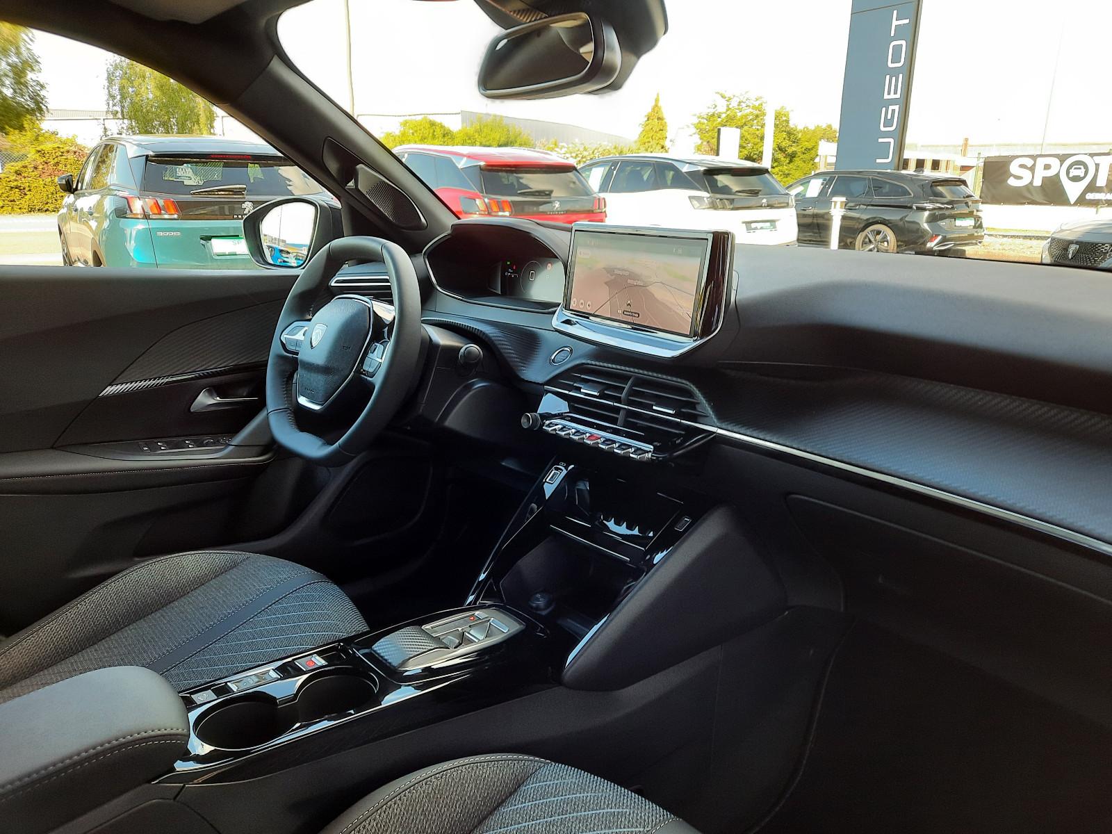 Peugeot 2008 Allure eDSC  NAVI ACC 360° KAM GJR