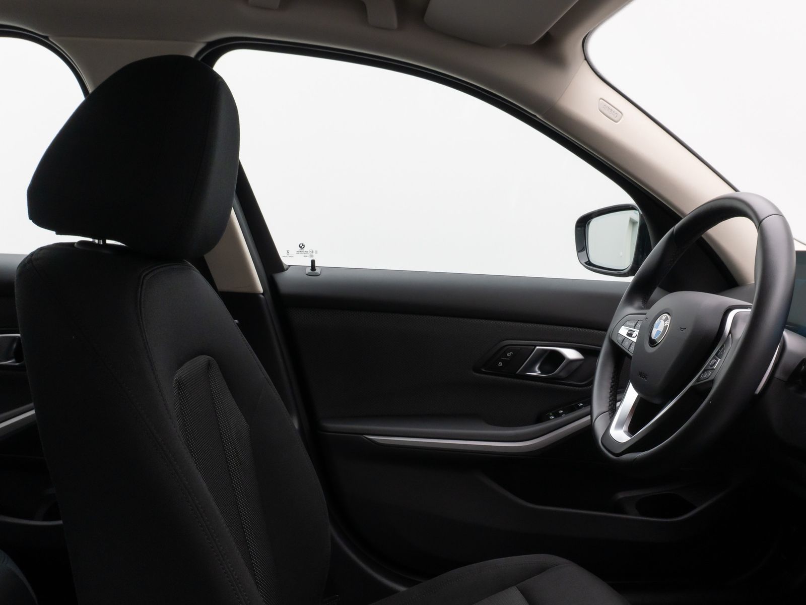 Fahrzeugabbildung BMW 318i HUD DAB CockPitPro PDC Geschwindigkeitsreg