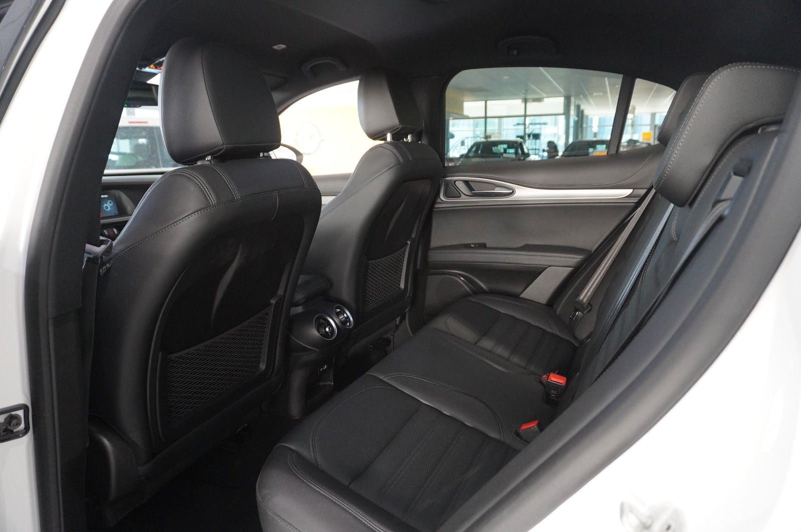 Fahrzeugabbildung Alfa Romeo Stelvio 2.2D VELOCE Q4 NAVI/LED/KAMERA/MATRIX/SH