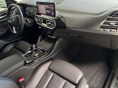 Fahrzeugabbildung BMW X4 xDrive 30d -- AHK/ Innovation/ Memory/ Leder