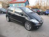 Mercedes-Benz A 150 A A 150 Klima, AHK,  TÜV 01.2028 !!! - Mercedes-Benz A 150 mit Panoramadach