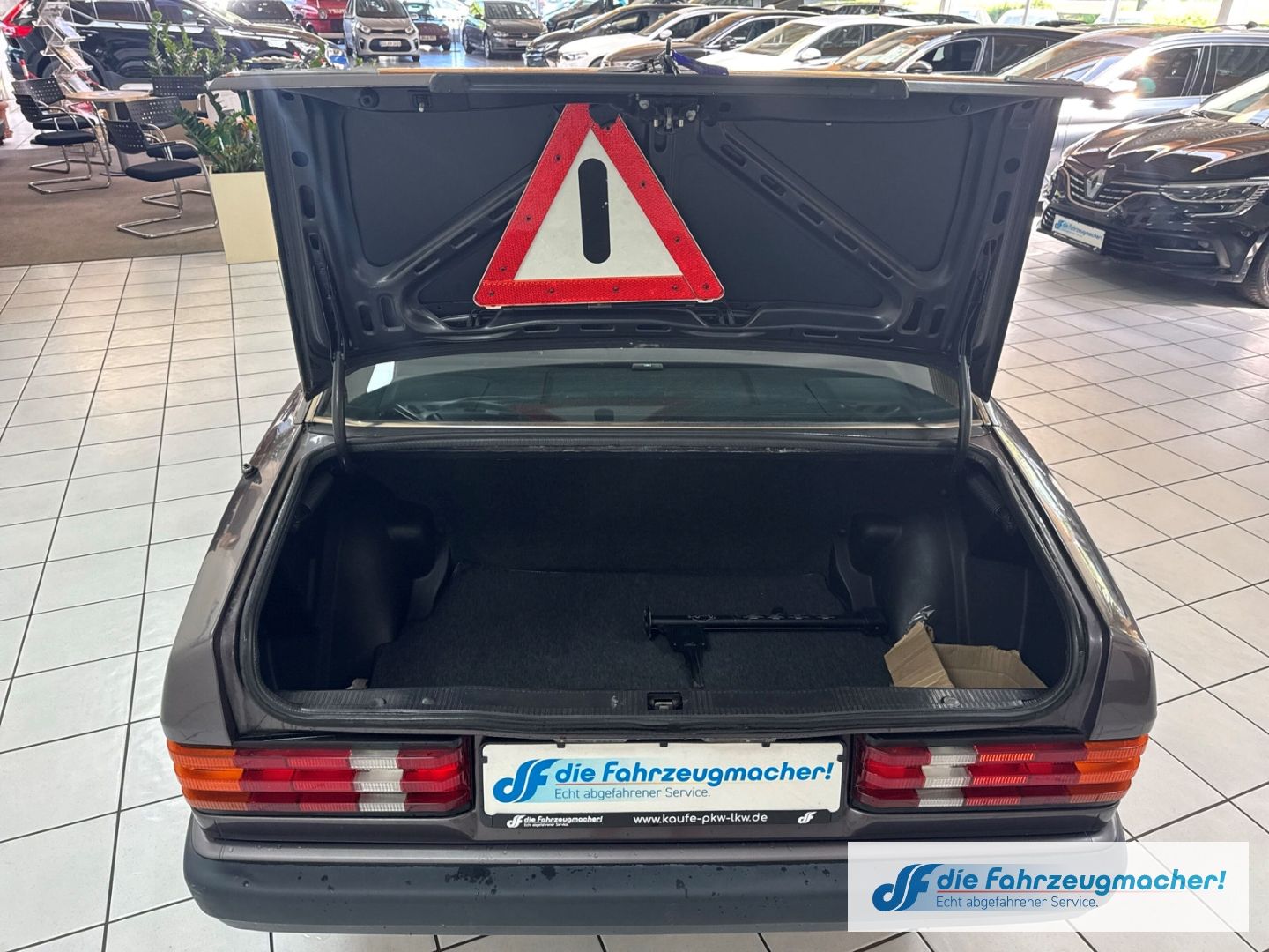 Fahrzeugabbildung Mercedes-Benz 190 Oldtimer Memory Sitze e-Sitze Klima el.SP eF