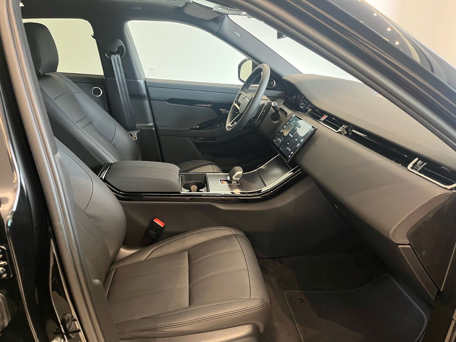 Fahrzeugabbildung Land Rover Range Rover Evoque D165 Dynamic SE Panormadach
