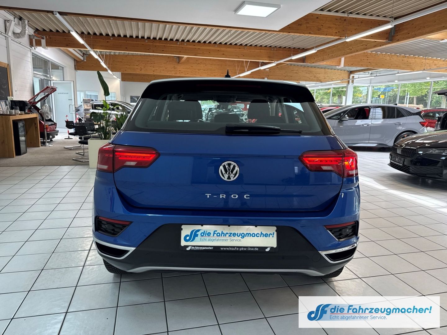 Fahrzeugabbildung Volkswagen T-Roc Style Mehrzonenklima Ambientebeleuchtung S