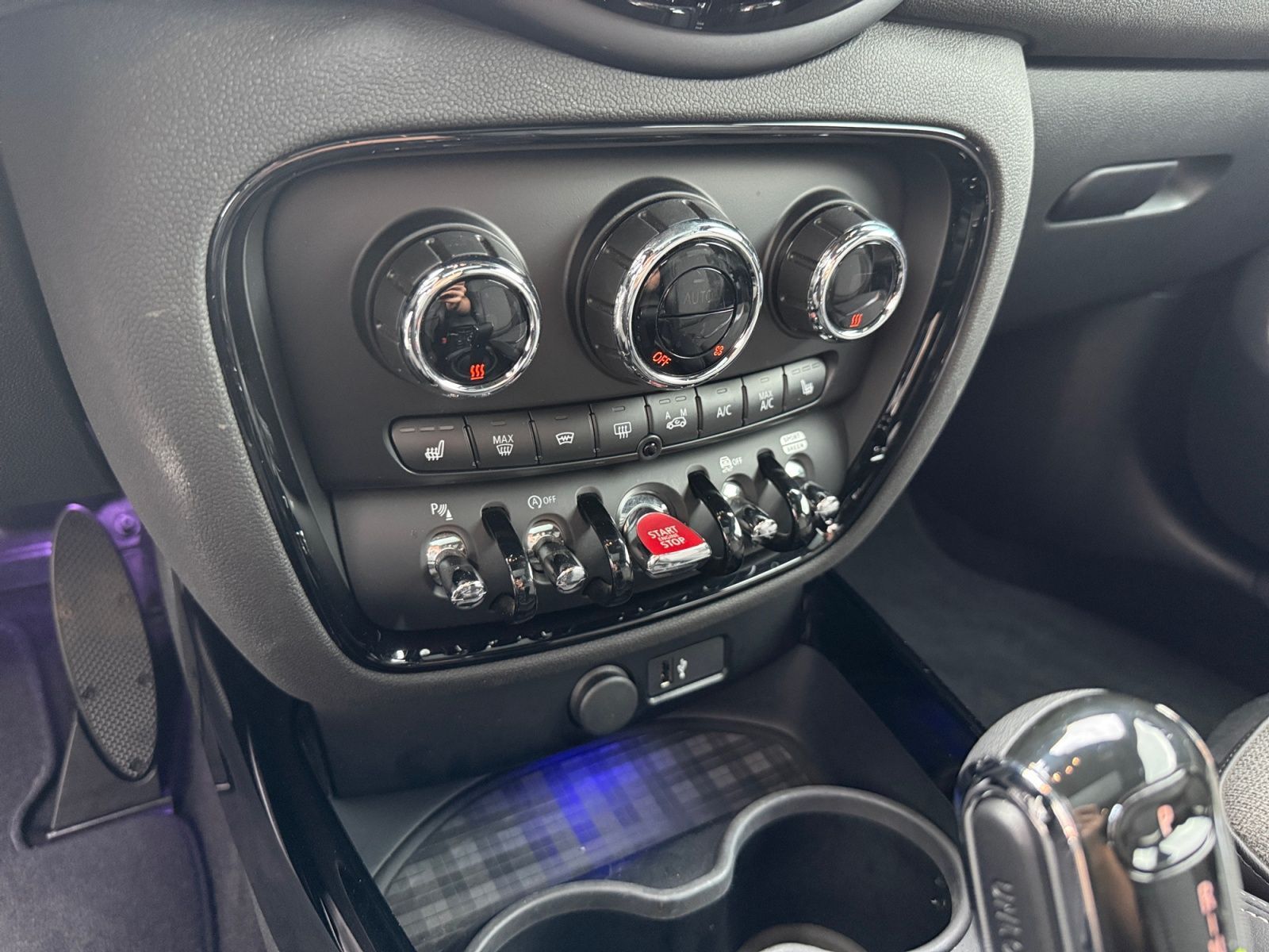 Fahrzeugabbildung MINI Cooper Clubman MINI Aut. PANO/TEMPO/1.HAND