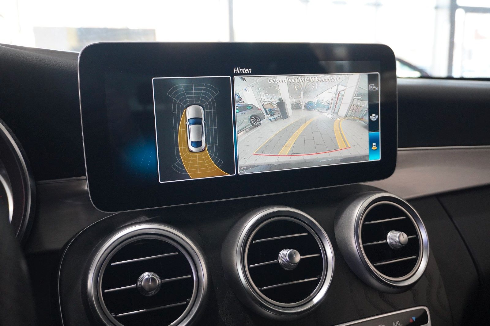 Fahrzeugabbildung Mercedes-Benz C 180 COUPE AMG LINE NAVI/LED/KAMERA/SPORT/SHZ