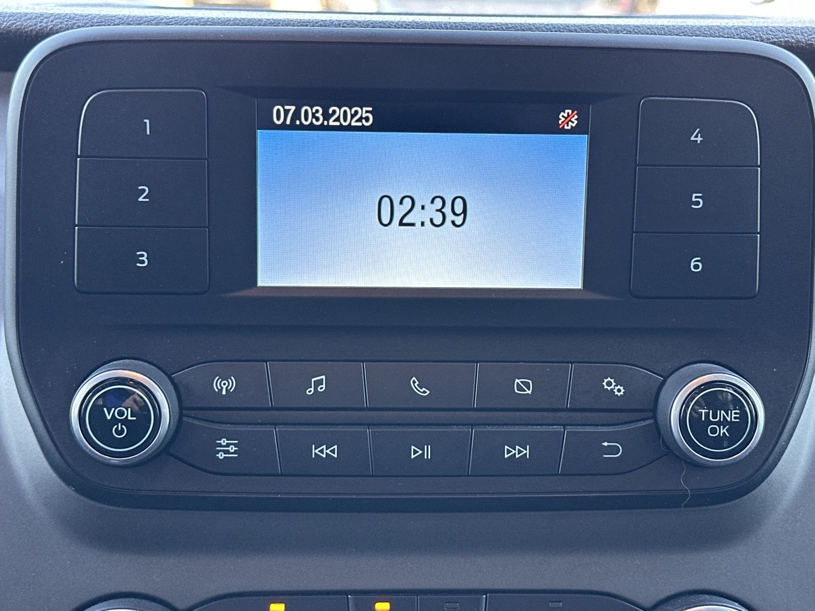 Fahrzeugabbildung Ford Transit 350 L2H2 9-Sitzer CARPLAY+DAB+BLUETOOTH