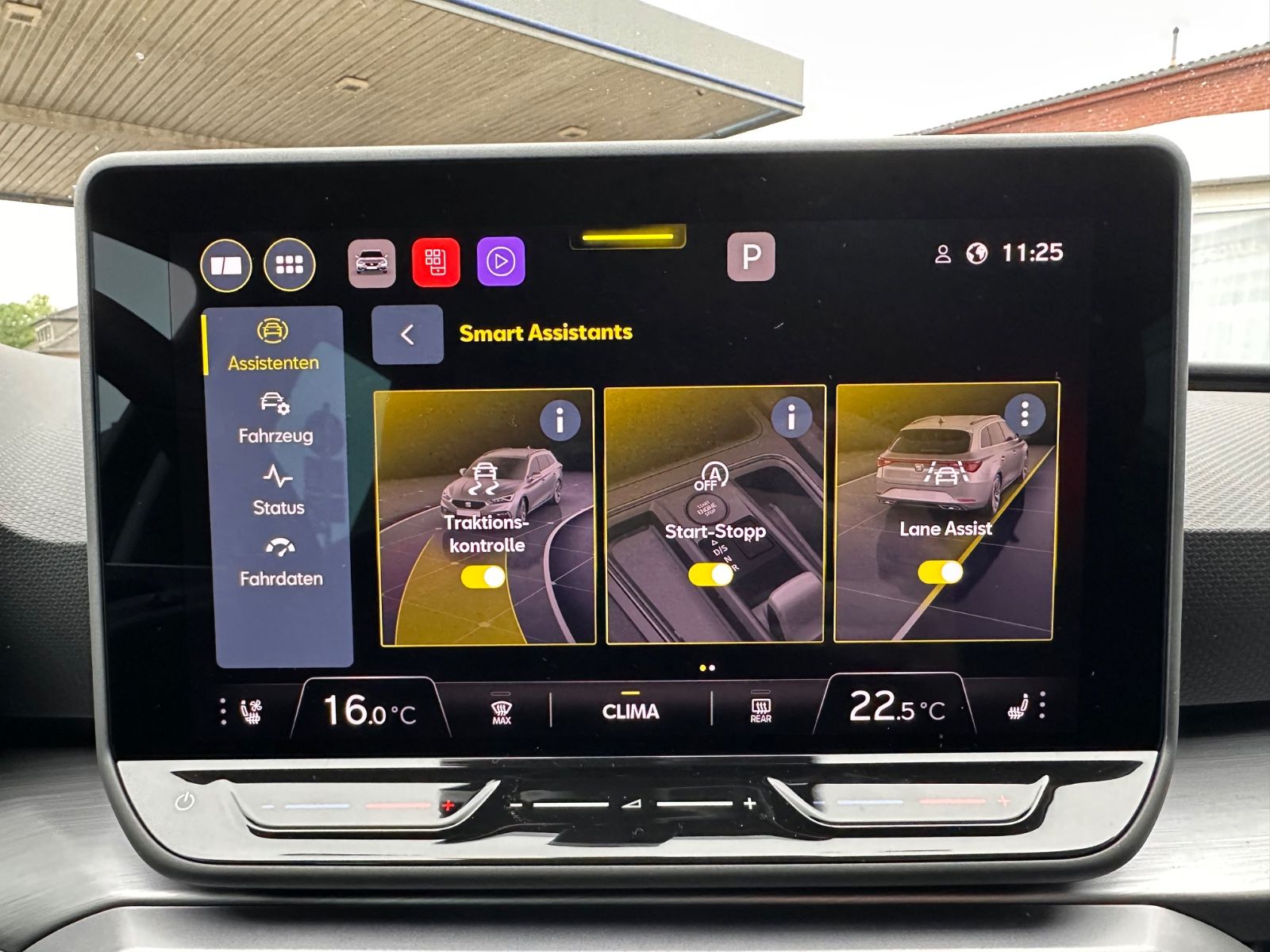 Fahrzeugabbildung SEAT Leon ST FR 1.5 eTSI DSG LED/GRA/SHZ/Kamera/APP