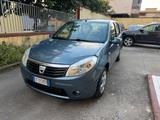 Dacia Sandero 1.5 dCi 70CV Lauréate - Dacia Sandero Laureate mit Diesel-Antrieb