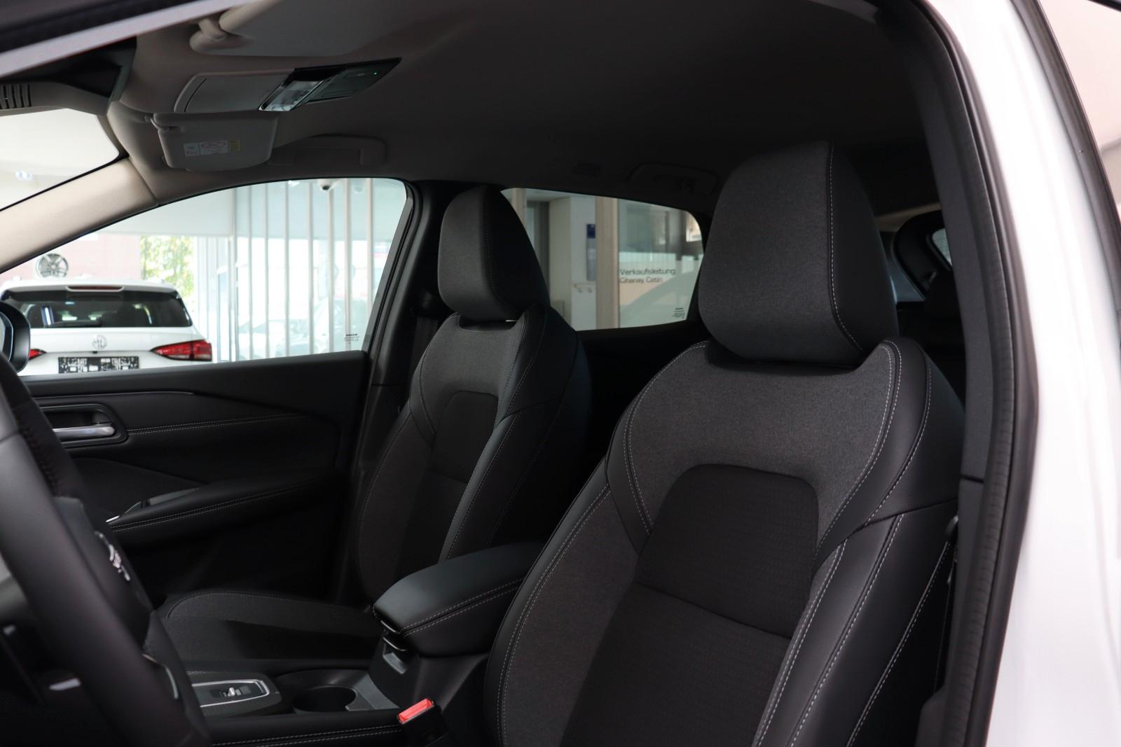 Nissan Qashqai 1.3 AT N-Connecta Navi,LED,TLeder SOFORT