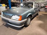 Opel Oldtimer Opel Rekord E - Opel Rekord mit Benzin-Antrieb: Automatik