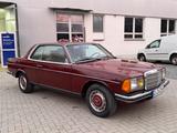 Mercedes-Benz 230 CE (W123) | 1984 | 149.000 km  - Mercedes-Benz: Coupé, W123