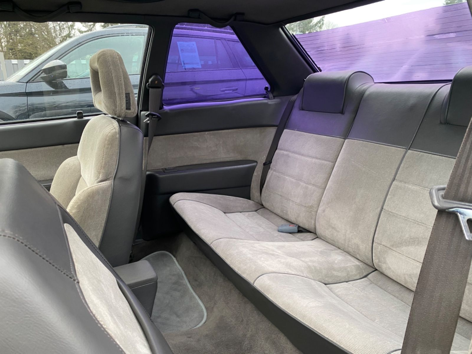 Fahrzeugabbildung Mazda 626 2.0 Oldtimer*H-Kennzeichen*Elektr. Fensterh*