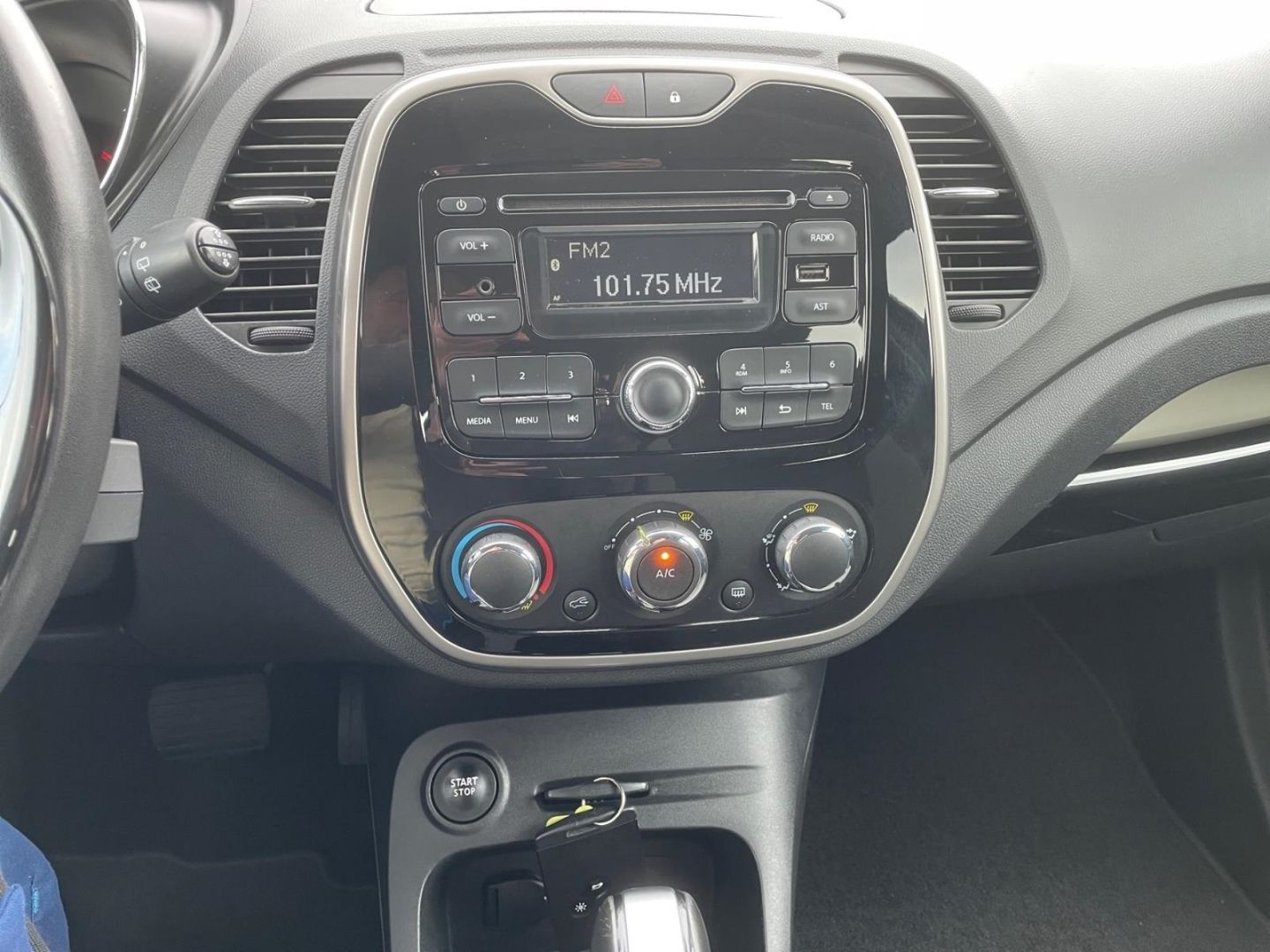 Fahrzeugabbildung Renault Captur 1.5 dCi Experience Tempomat Parksensoren