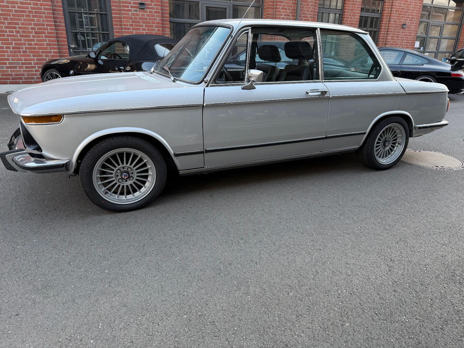 Fahrzeugabbildung BMW 2002 tii Top,7x15 Alpina,Schiebed.,Recaro,Leder