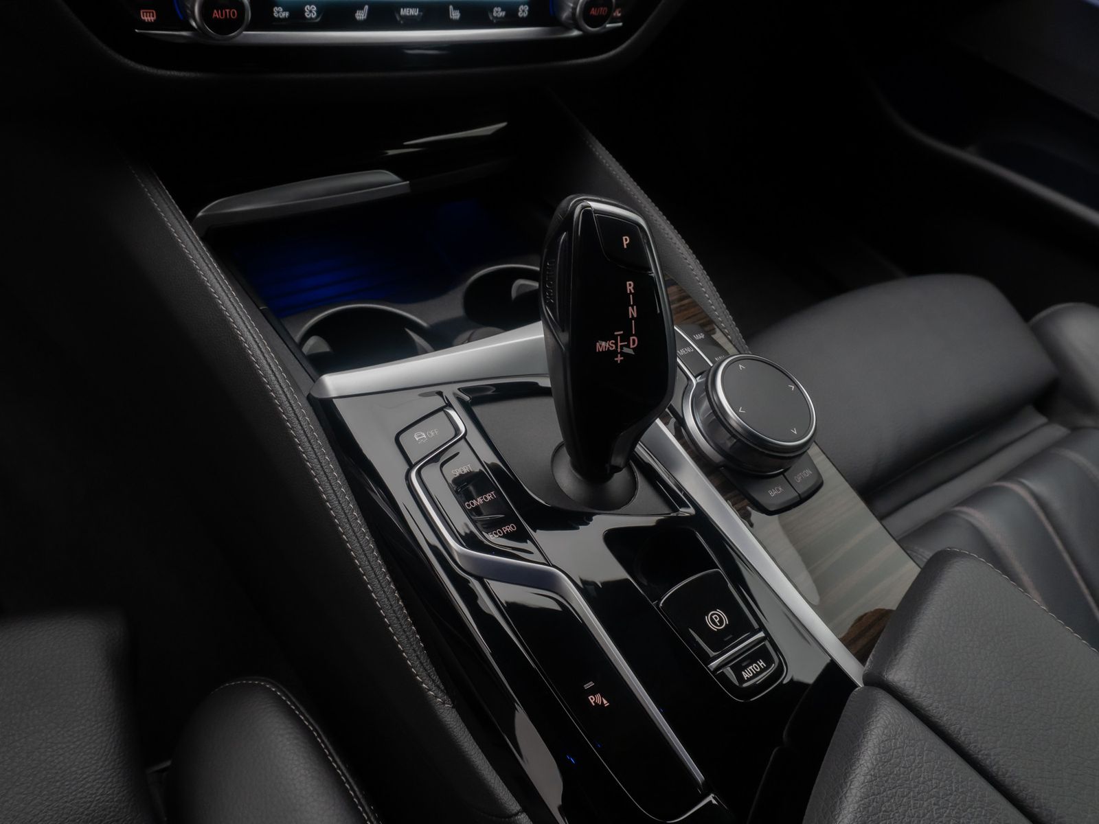 Fahrzeugabbildung BMW 540d xD Luxury Line H/K Kamera DAB AHK 4xKlima