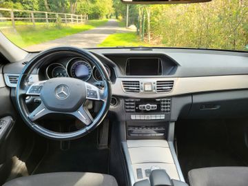 Mercedes E 220 - 7