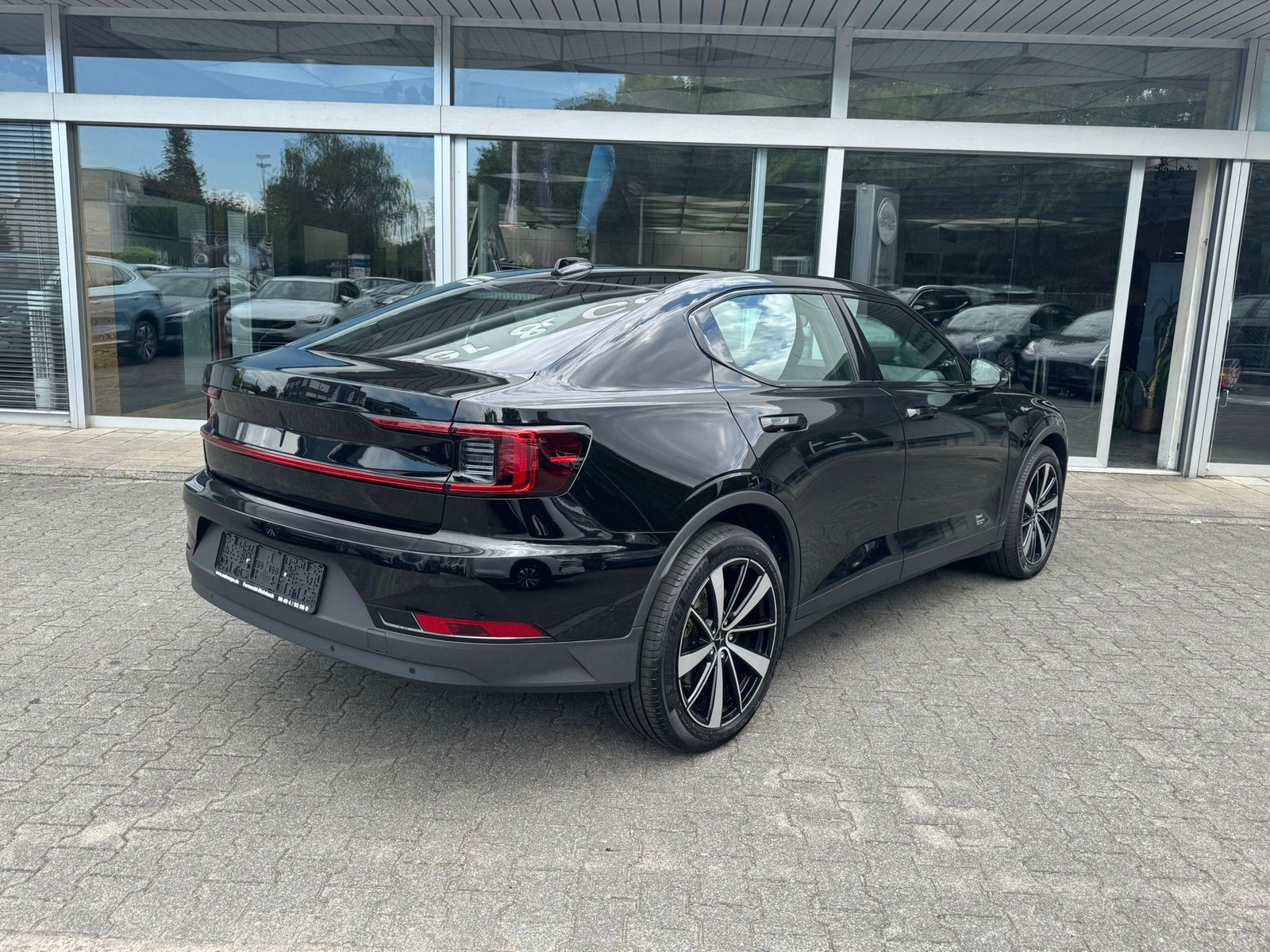 Fahrzeugabbildung Polestar 2 Standard Range SMNAVI+MEMO+SHZ+DAB+360°+19"