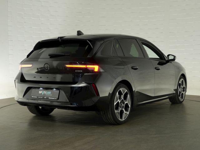 Astra LIM ULTIMATE PHEV AT+LED MATRIX+NAVI+360 G