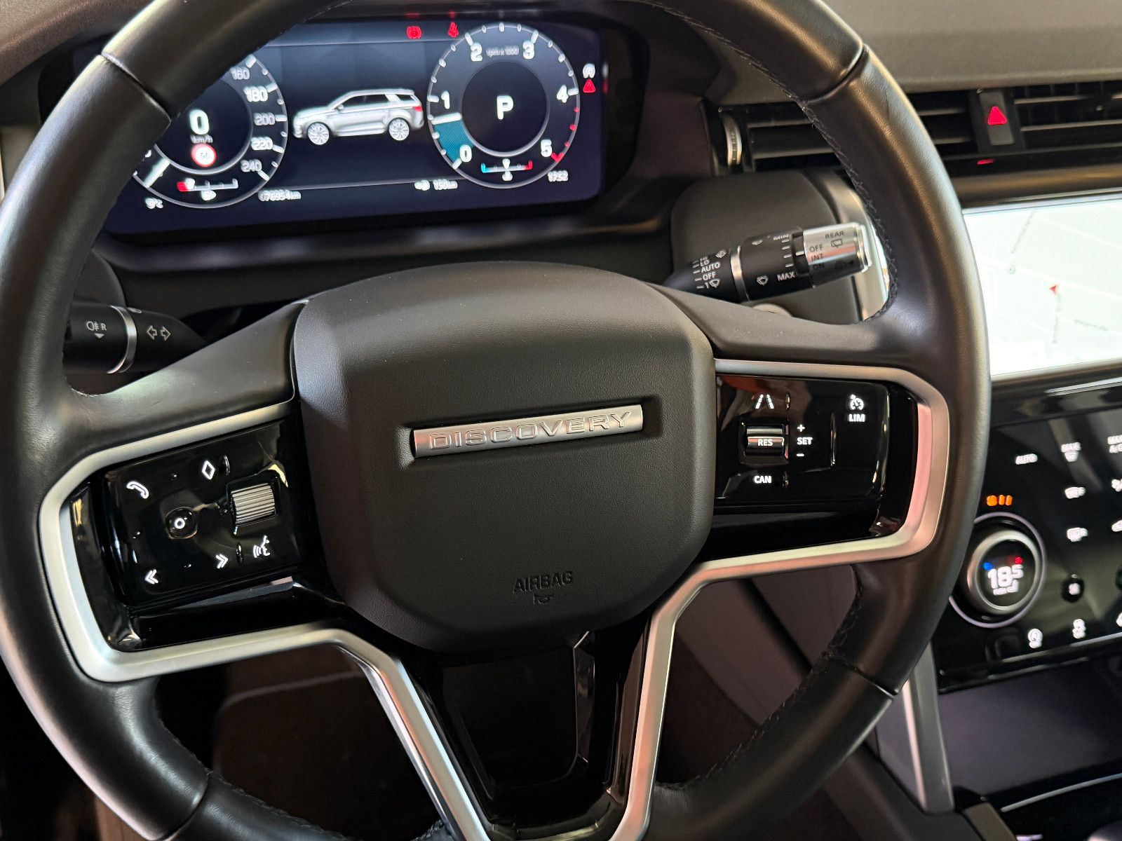 Fahrzeugabbildung Land Rover Discovery Sport SE AWD/PANO/KAMERA/LEDER/LED