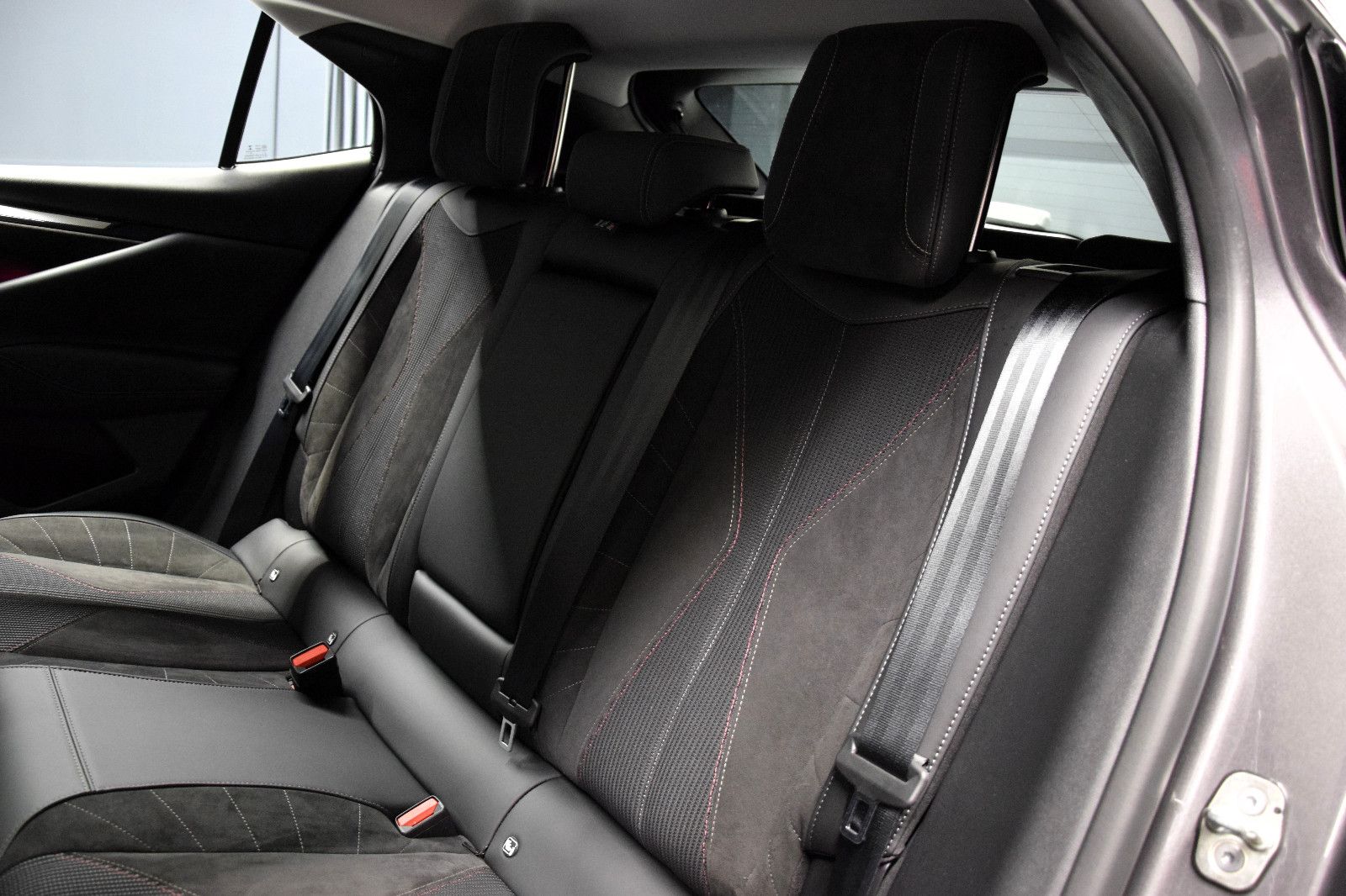 Fahrzeugabbildung DS Automobiles DS4 Performance Line Pano Sitzheizung