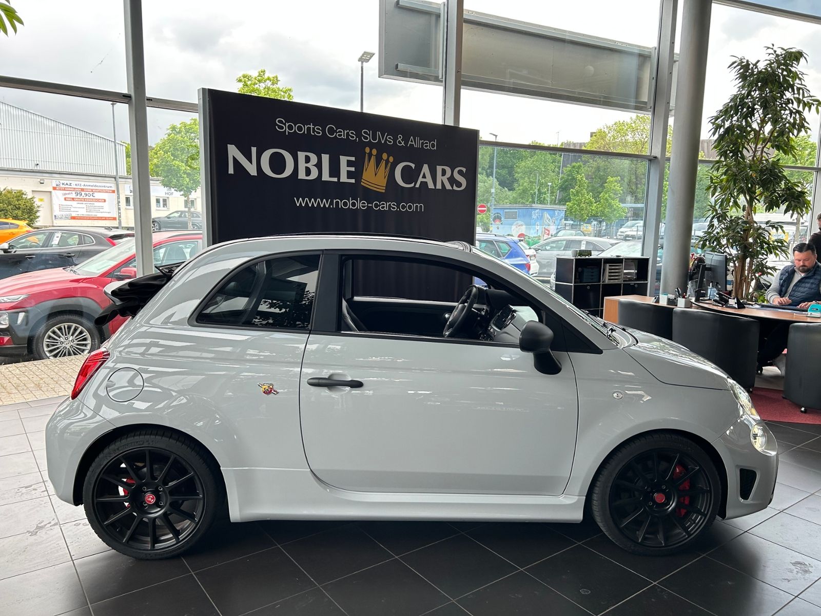 Fahrzeugabbildung Abarth 595C Cabrio Competizione BEATS XEN CARPLAY PDC