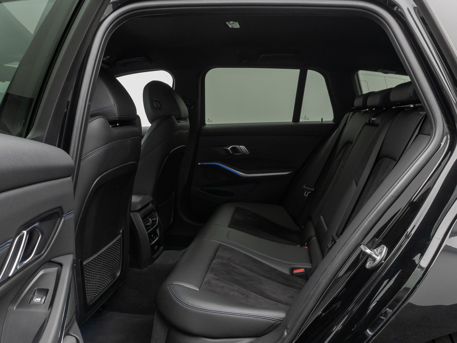 Fahrzeugabbildung BMW 320d M Sport Kamera CockPitPro DAB LED Alarm