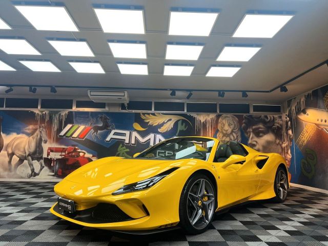 FERRARI F8