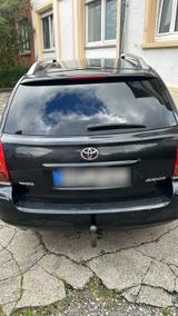 Toyota Avensis 2.0 - Toyota Avensis aus 2005 mit Diesel-Antrieb