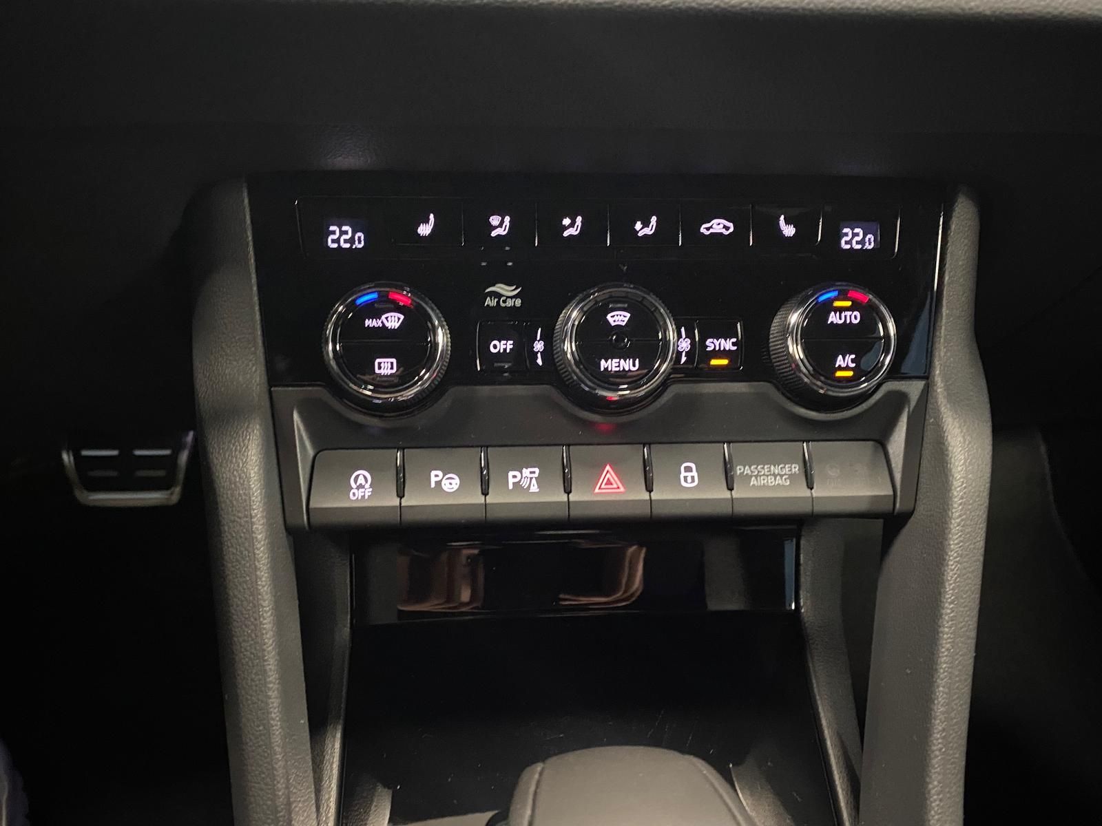 Fahrzeugabbildung SKODA Karoq 1.5 ACT SPORTLINE+5J GA+MATRIX+ACC+360+AHK