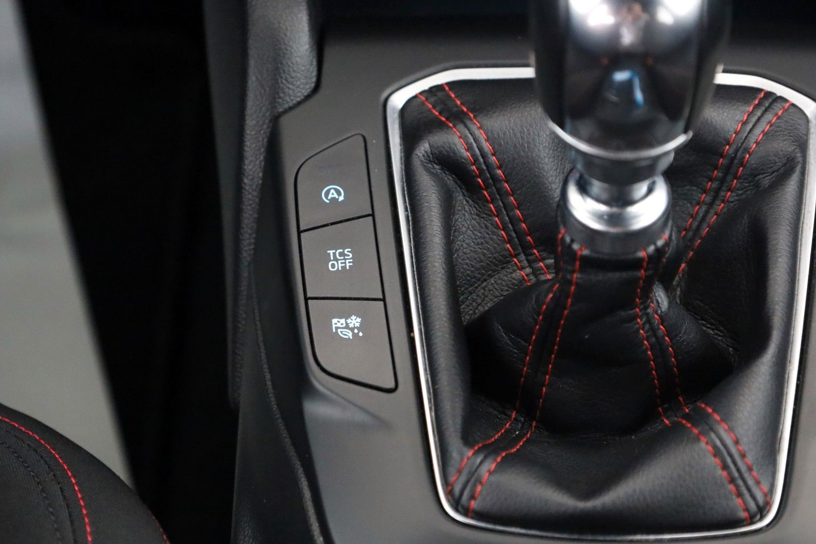 Fahrzeugabbildung Ford Focus Turnier ST-Line Navi,LED,SH,PDC,SR+WR