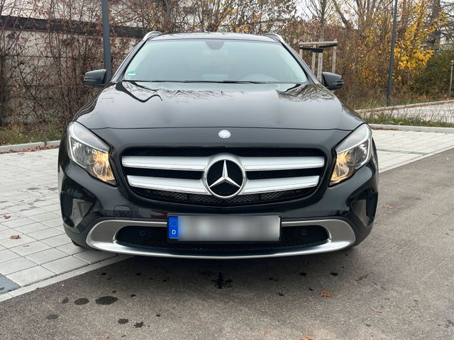 Mercedes-Benz Mercedes GLA 200D Automatik, PDC