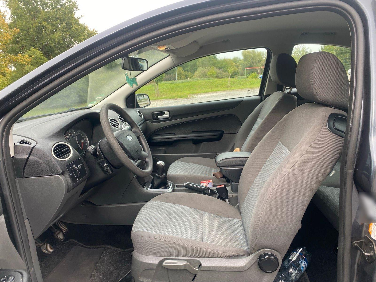Ford Focus 2006 — photo 12
