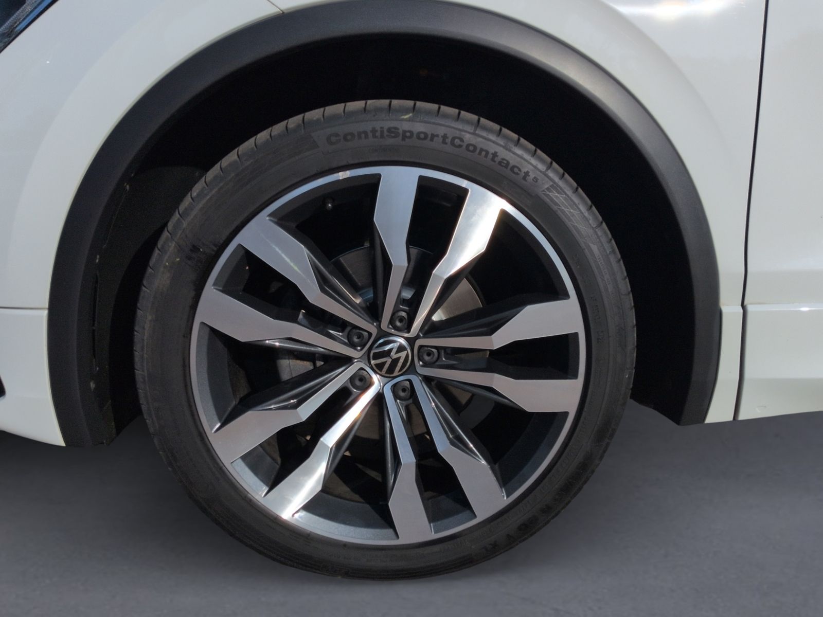 Tiguan 2.0 TDI DSG 4M R-Line KAMERA+STHZ+AHK