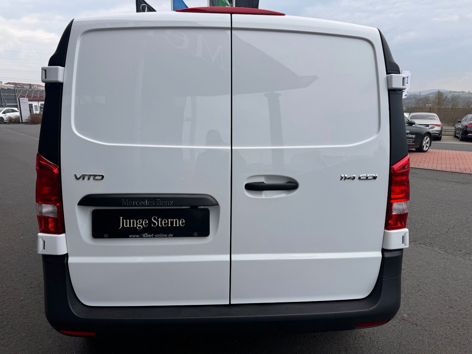 Fahrzeugabbildung Mercedes-Benz Vito 114 CDI 9G Kompakt BOTT REGAL Kamera Klima