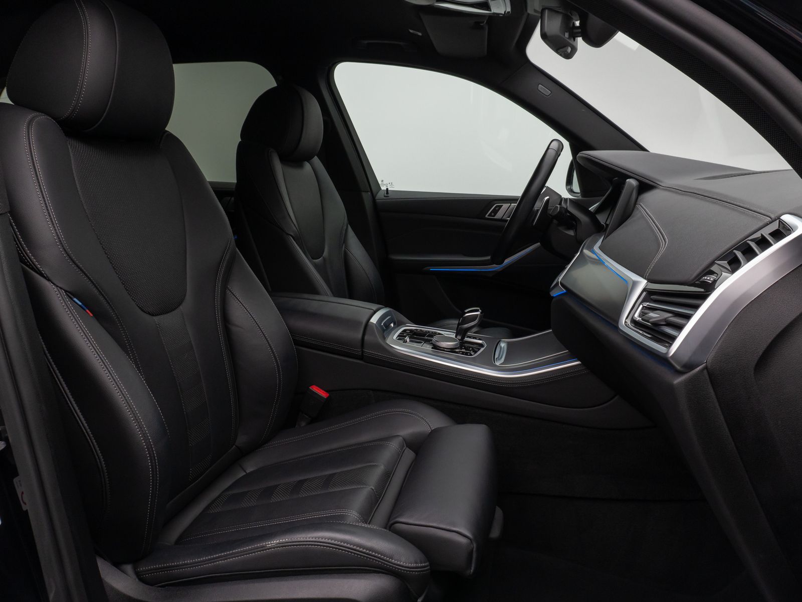 Fahrzeugabbildung BMW X5 xD45e M Sport Laser 360° HUD DAB HiFi 22Zoll