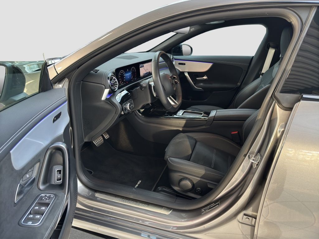 Fahrzeugabbildung Mercedes-Benz CLA 200 Coupé Fernlichtass.*KeyLess*LED*PDC*ACC
