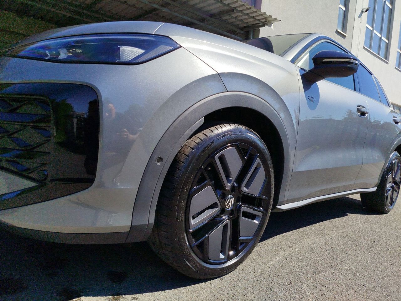 Fahrzeugabbildung Volkswagen T-ROC R-Line NF 1.5 B 110eTSID7F, AHK schwenkbar