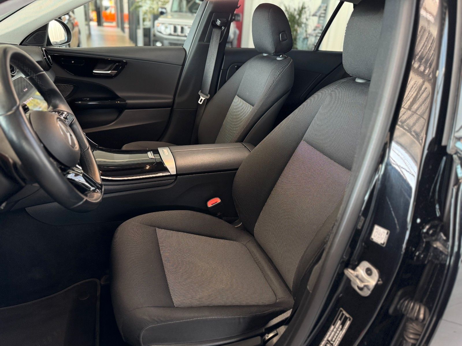Fahrzeugabbildung Mercedes-Benz C 200 d T Avantgarde Night-Paket Business-Paket