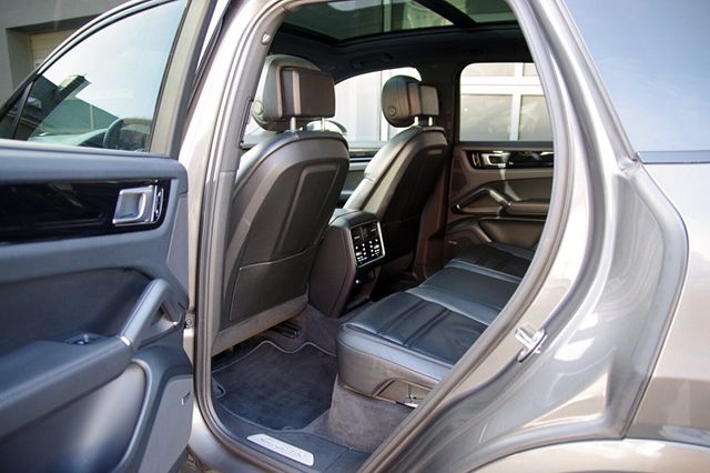 Porsche Cayenne S*Luft,Pano,14-W,SoftClose,BOSE,Standhz.