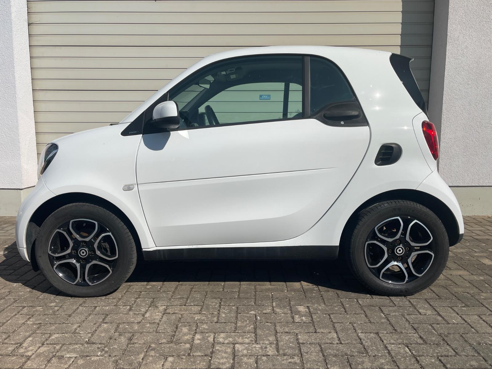 Smart fortwo coupe Passion 1.0 52 kW Sitzheizung Servo