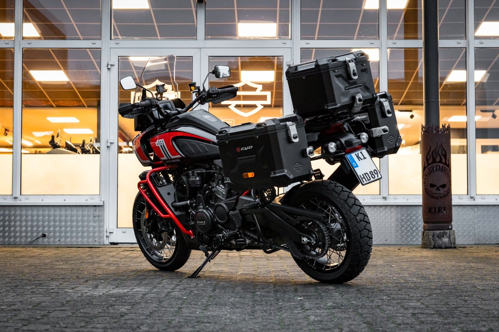 Fahrzeugabbildung Harley-Davidson RA1250SE PAN AMERICA CVO - 1.Hand