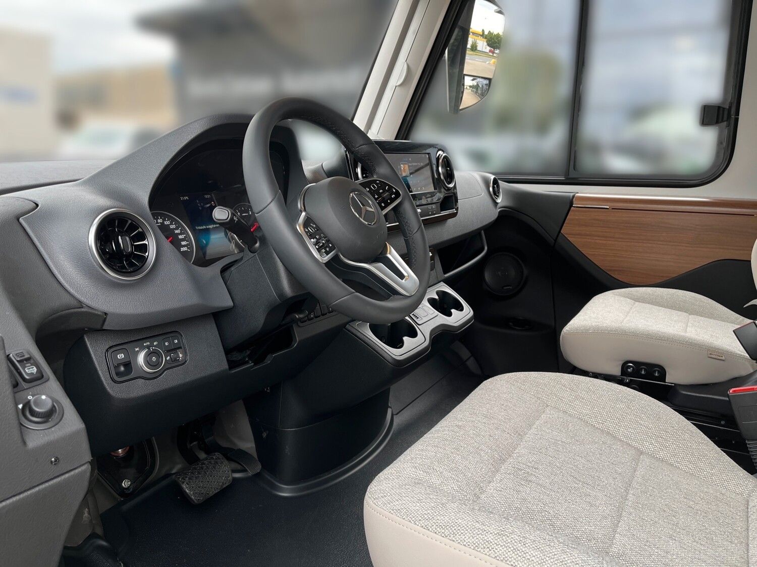 Fahrzeugabbildung HYMER / ERIBA / HYMERCAR Hymer B-MC I 600 Whiteline BMC i 600