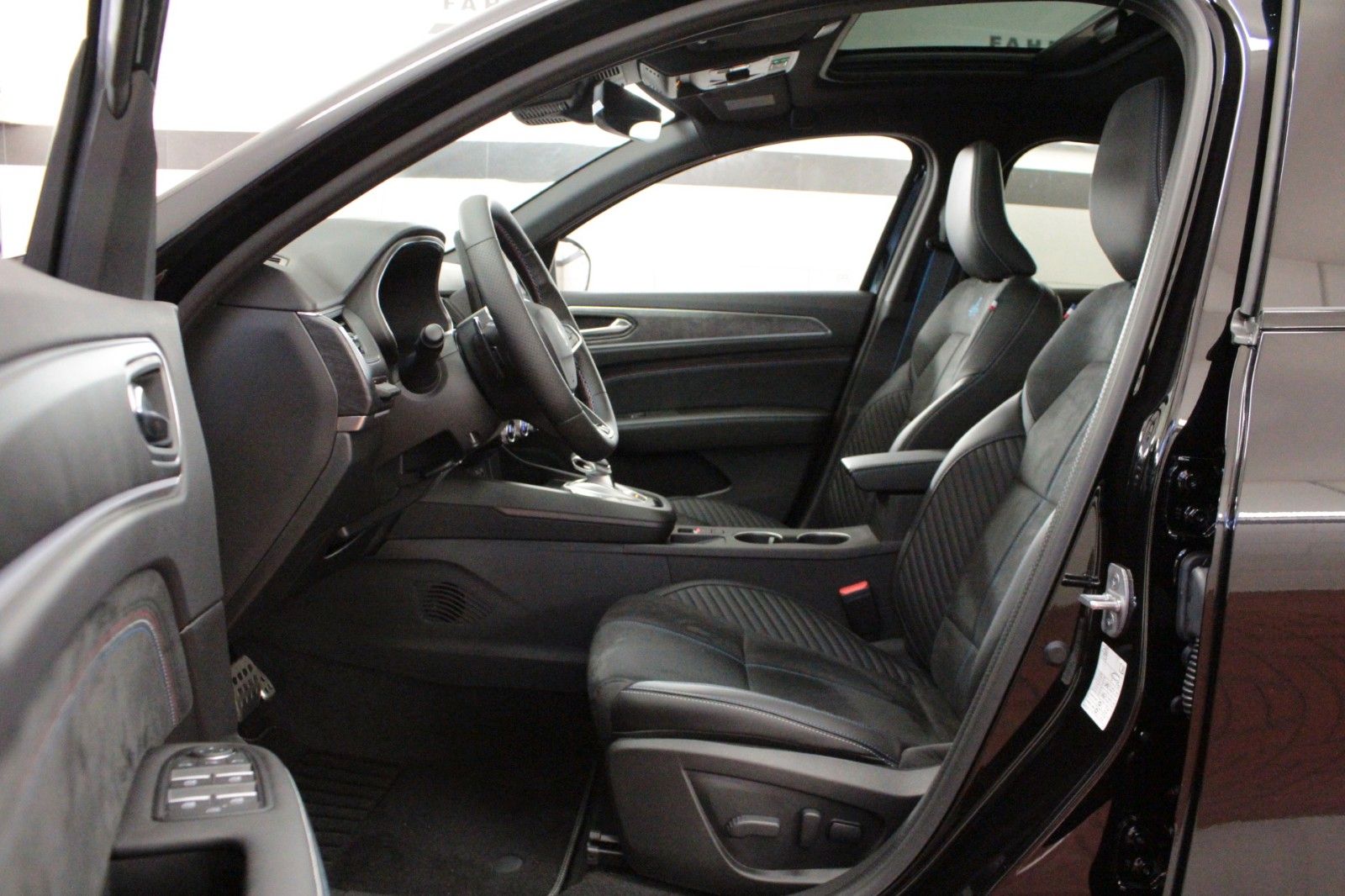 Fahrzeugabbildung Renault Arkana Mild Hybrid 160 EDC Esprit Alpine*15052*
